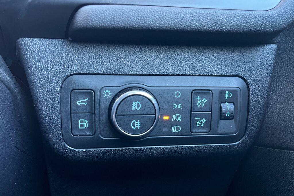 Seat Heated Windscreen White #24