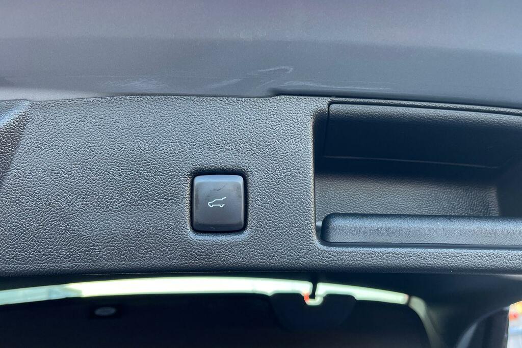 Seat Heated Windscreen White #23
