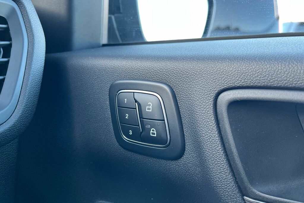 Seat Heated Windscreen White #25