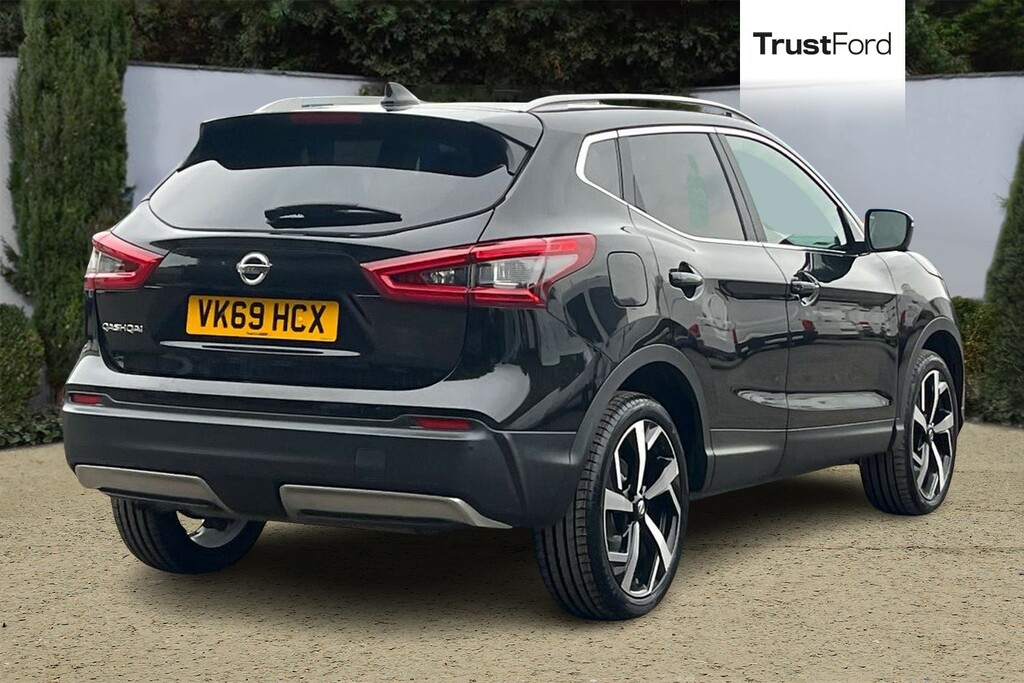 Nissan Qashqai 1.3 Dig-t Tekna VK69HCX Black #4