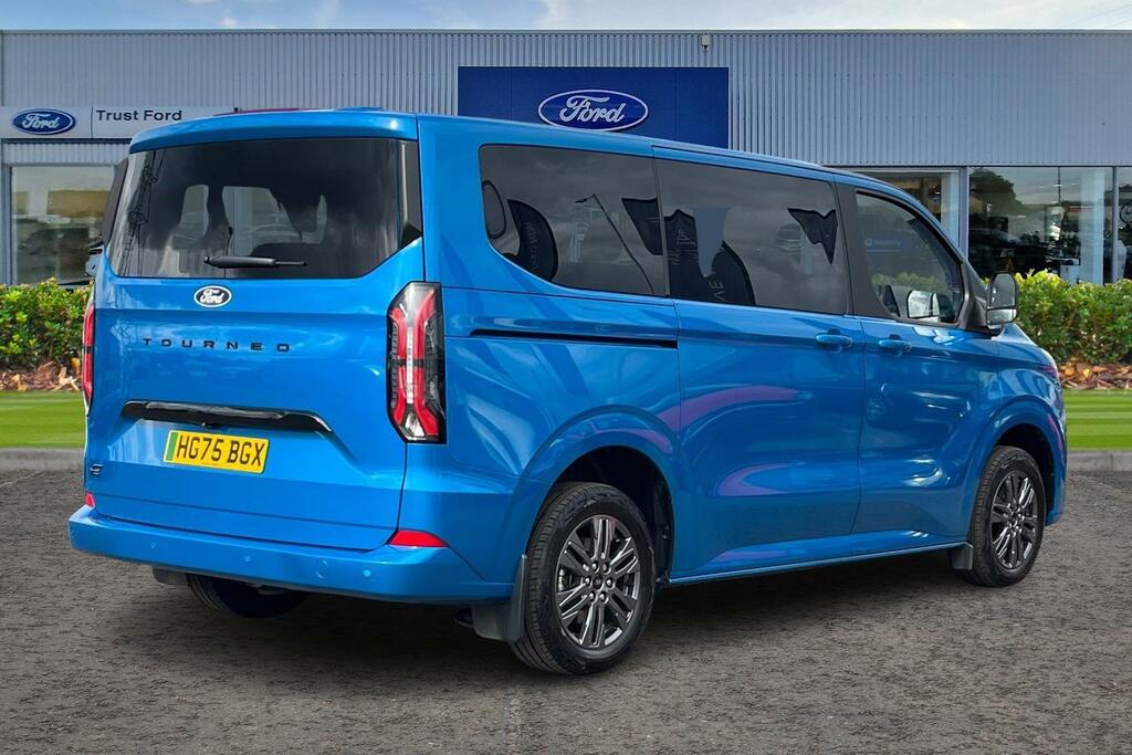 Ford Tourneo Custom 340 65Kwh Titanium Minibus Double Cab Blue #4