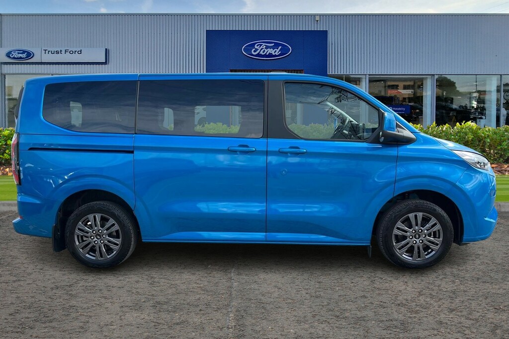 Ford Tourneo Custom 340 65Kwh Titanium Minibus Double Cab Blue #3