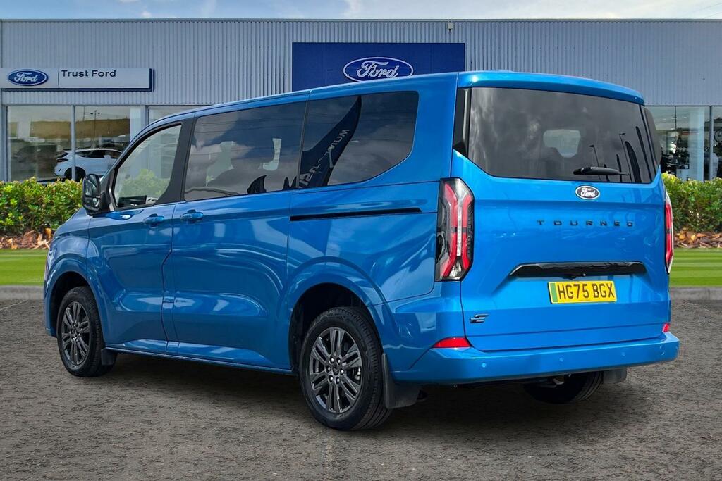 Ford Tourneo Custom 340 65Kwh Titanium Minibus Double Cab Blue #2