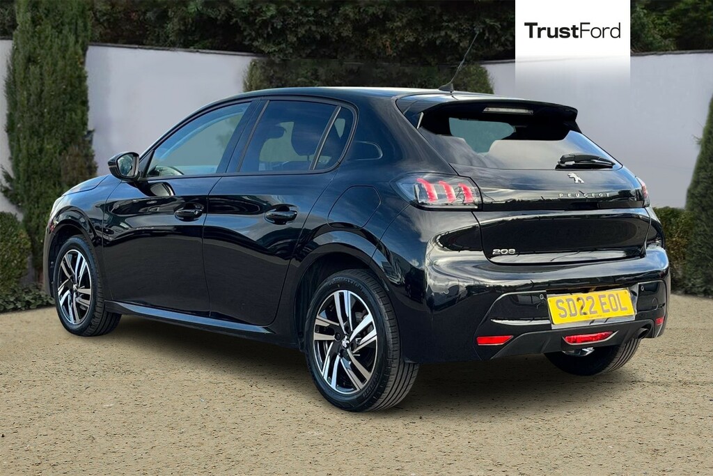 Peugeot 208 1.2 Puretech Allure Premium Hatchback M Black #2
