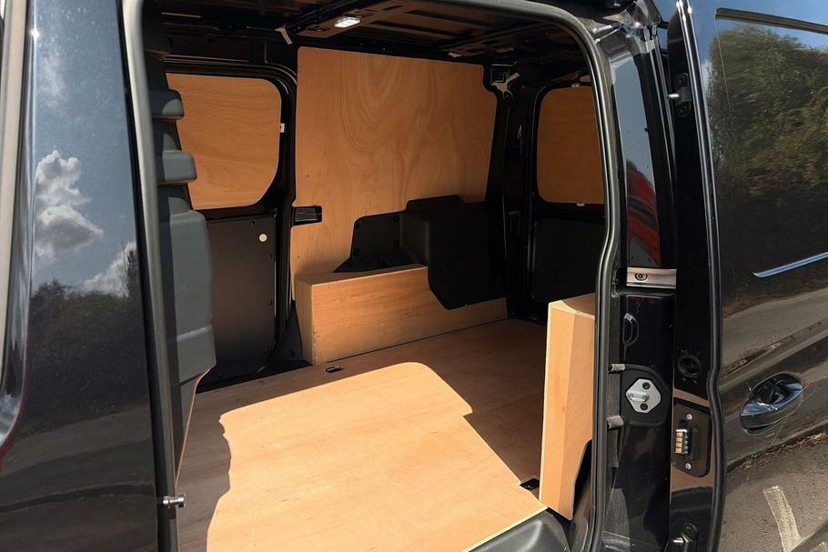 Ford Transit Connect 250 Limited L2 Lwb 1.5 Ecoboost Phev 150Ps WR75ZBP Black #4