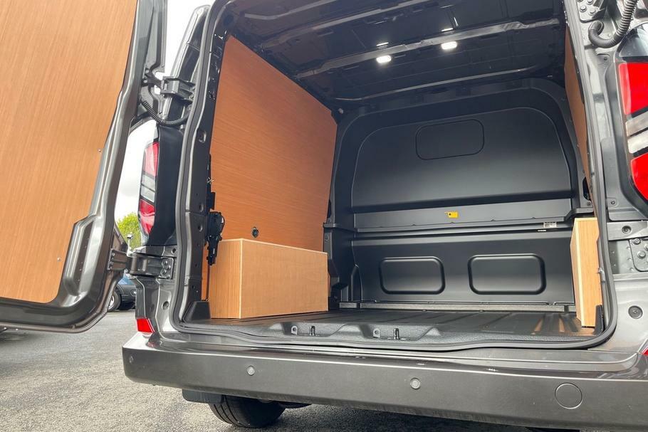 Ford Transit Custom 320 Limited L2 Lwb Double Cab Van Fwd 2.0 Ecoblue YM75BZW #4