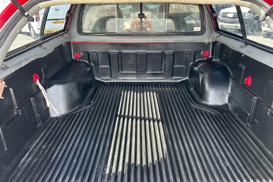 Mitsubishi L200 L200 Double Cab Di-d 150 Barbarian 4Wd Red #4
