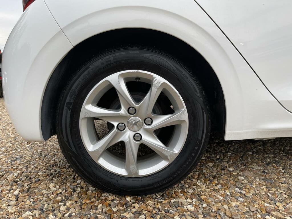 Peugeot 208 208 Active Grey #15
