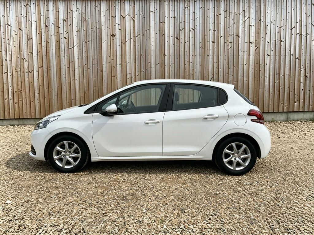Peugeot 208 Active White #3