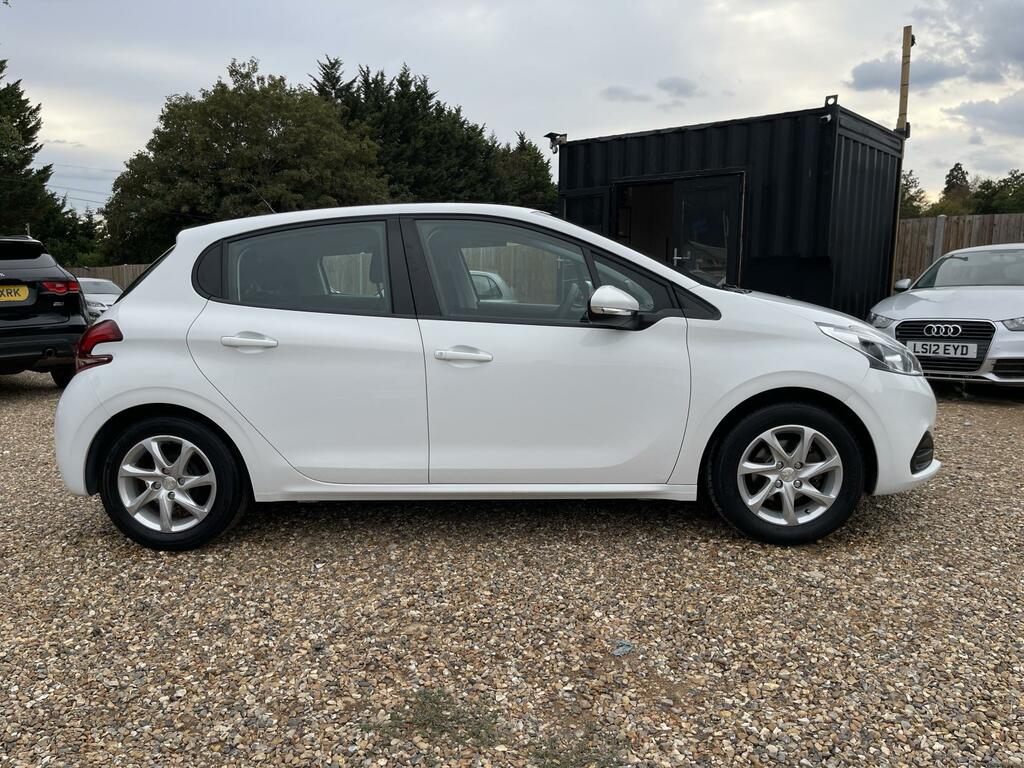Peugeot 208 Active White #5