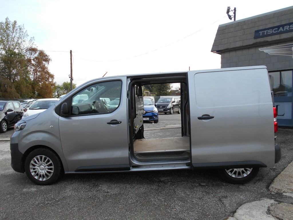 Toyota PROACE Panel Van 1.5 D Icon No Vat Satnav 202222 Grey #4