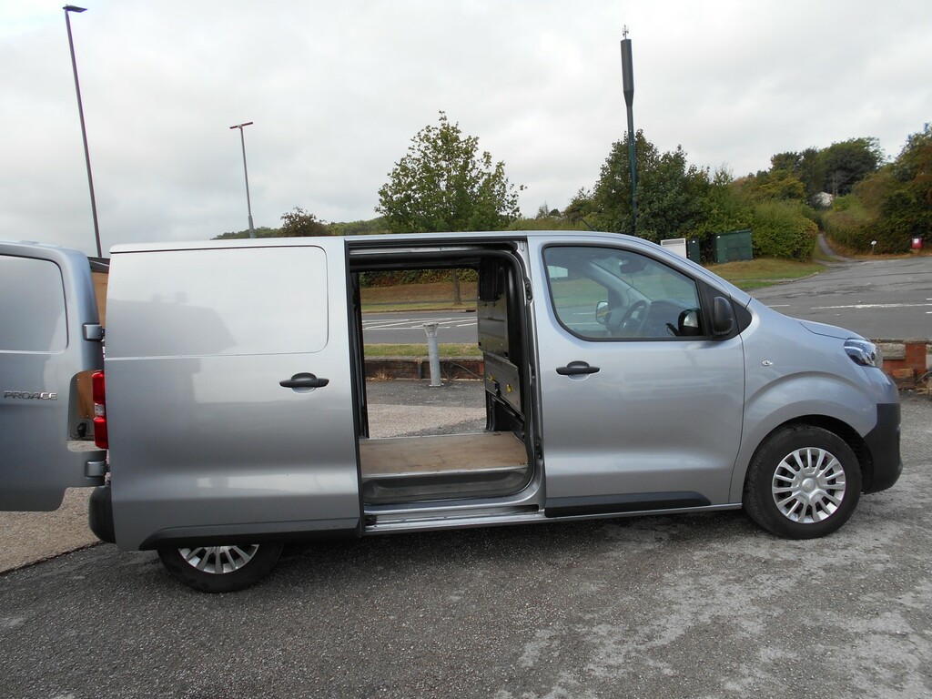 Toyota PROACE Panel Van 1.5 D Icon No Vat Satnav 202222 Grey #5