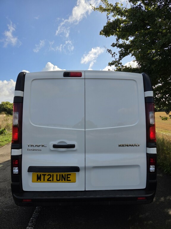 Renault Trafic Panel Van 2.0 Ll30 Energy Dci 120 Business My19 2 MT21UNE White #4