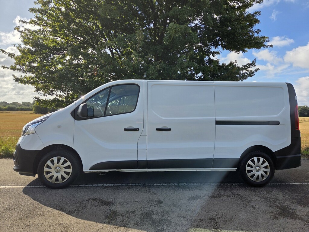 Renault Trafic Panel Van 2.0 Ll30 Energy Dci 120 Business My19 2 MT21UNE White #2