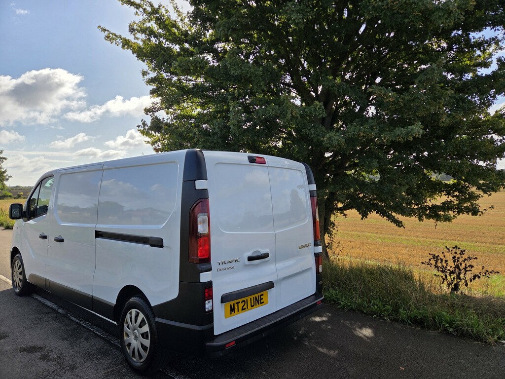 Renault Trafic Panel Van 2.0 Ll30 Energy Dci 120 Business My19 2 MT21UNE White #3