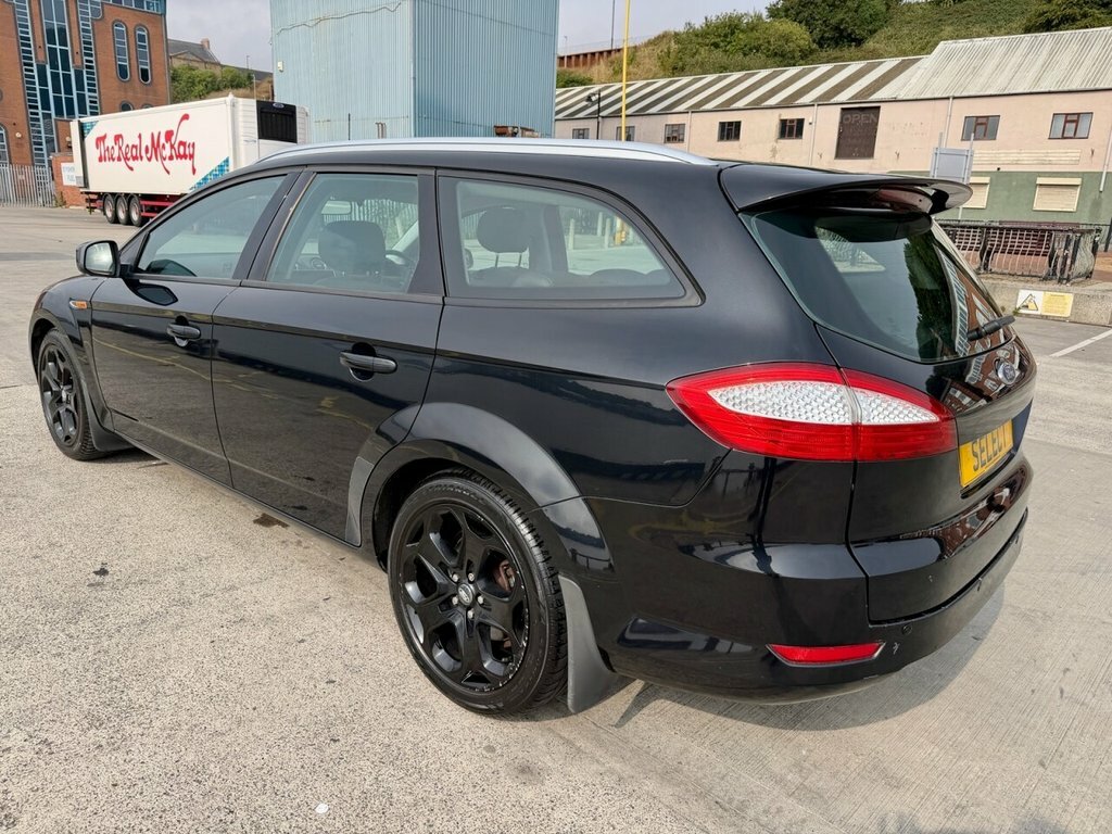 Ford Mondeo Hatchback Silver #22