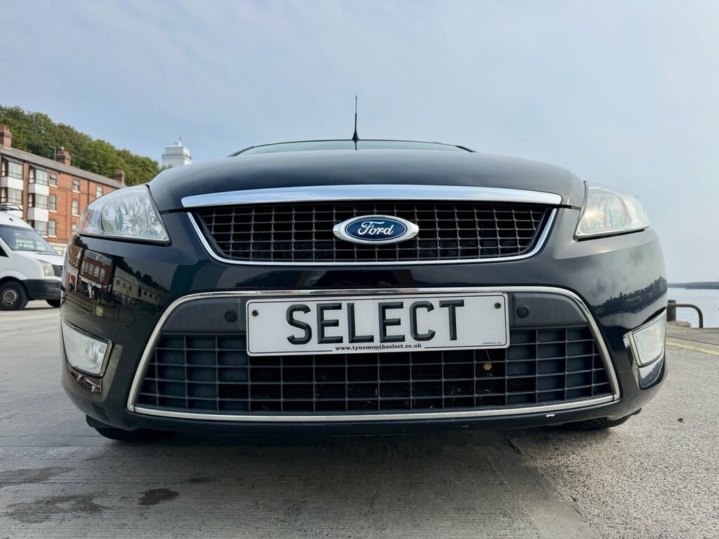 Ford Mondeo Hatchback Silver #43