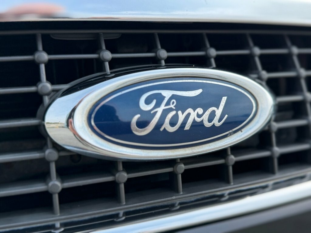 Ford Mondeo Hatchback Silver #9