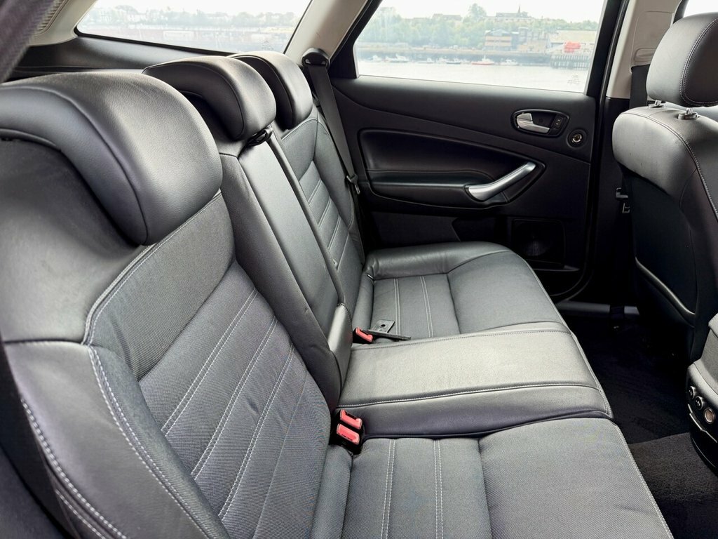 Ford Mondeo 2L Zetec Black #6
