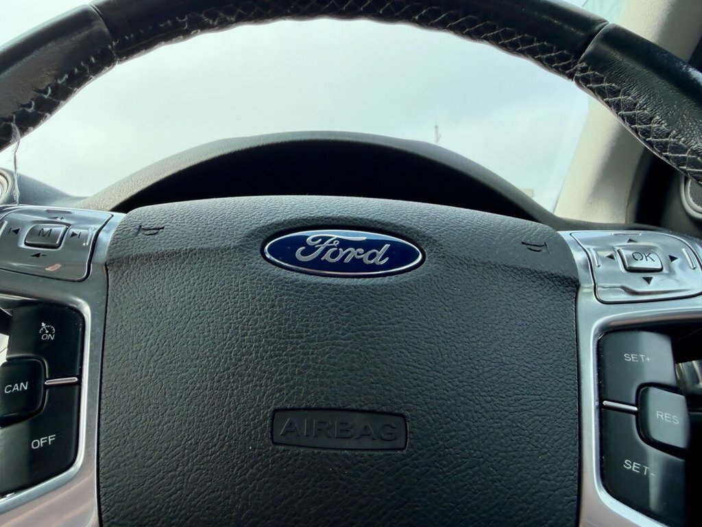 Ford Mondeo Hatchback Silver #27