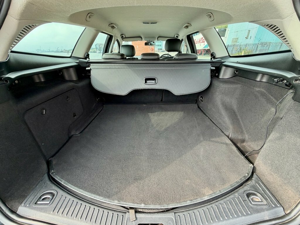 Ford Mondeo Hatchback Silver #28