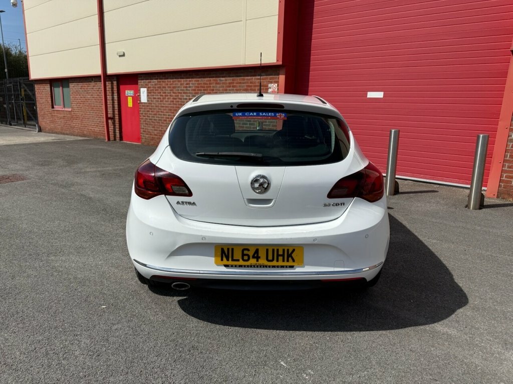 Vauxhall Astra 2L Elite NL64UHK White #6