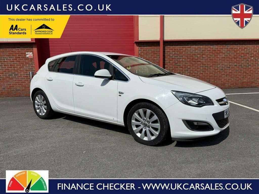Vauxhall Astra 2L Elite White