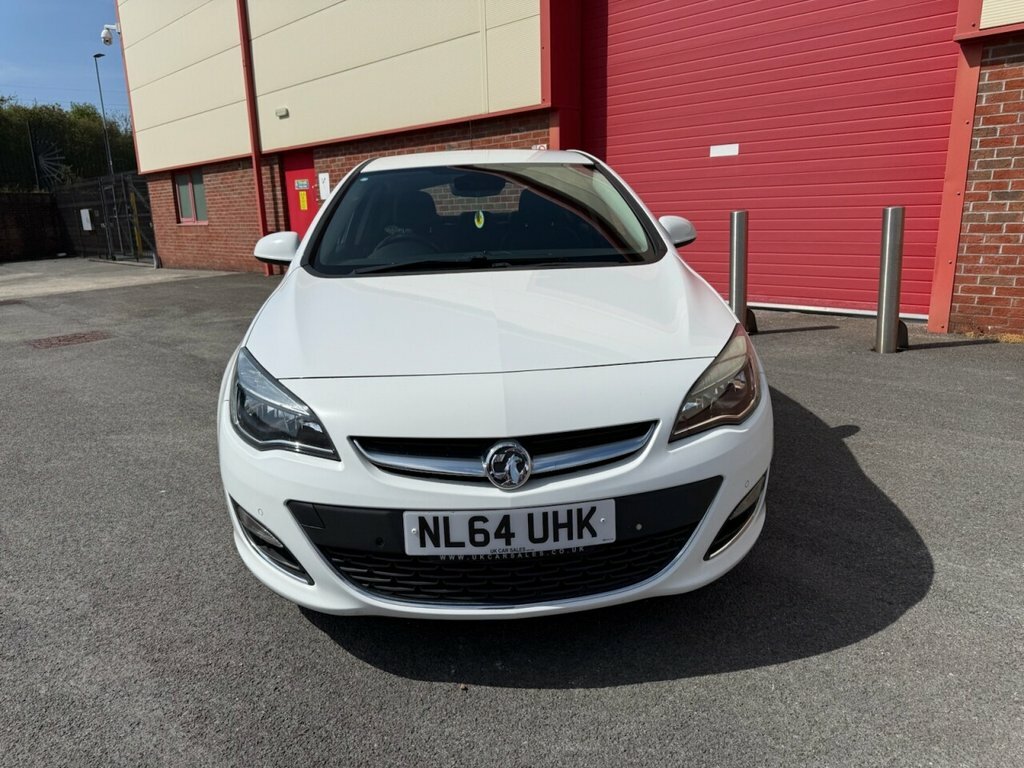Vauxhall Astra 2L Elite NL64UHK White #4