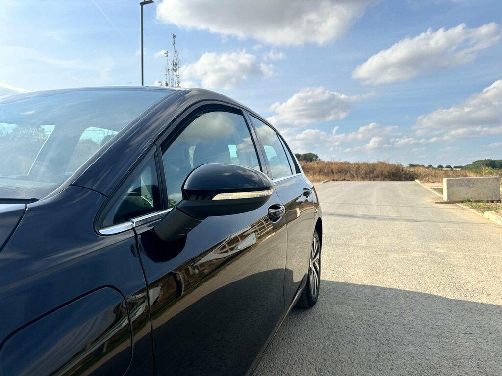 Volkswagen e-Golf Hatchback Black #31