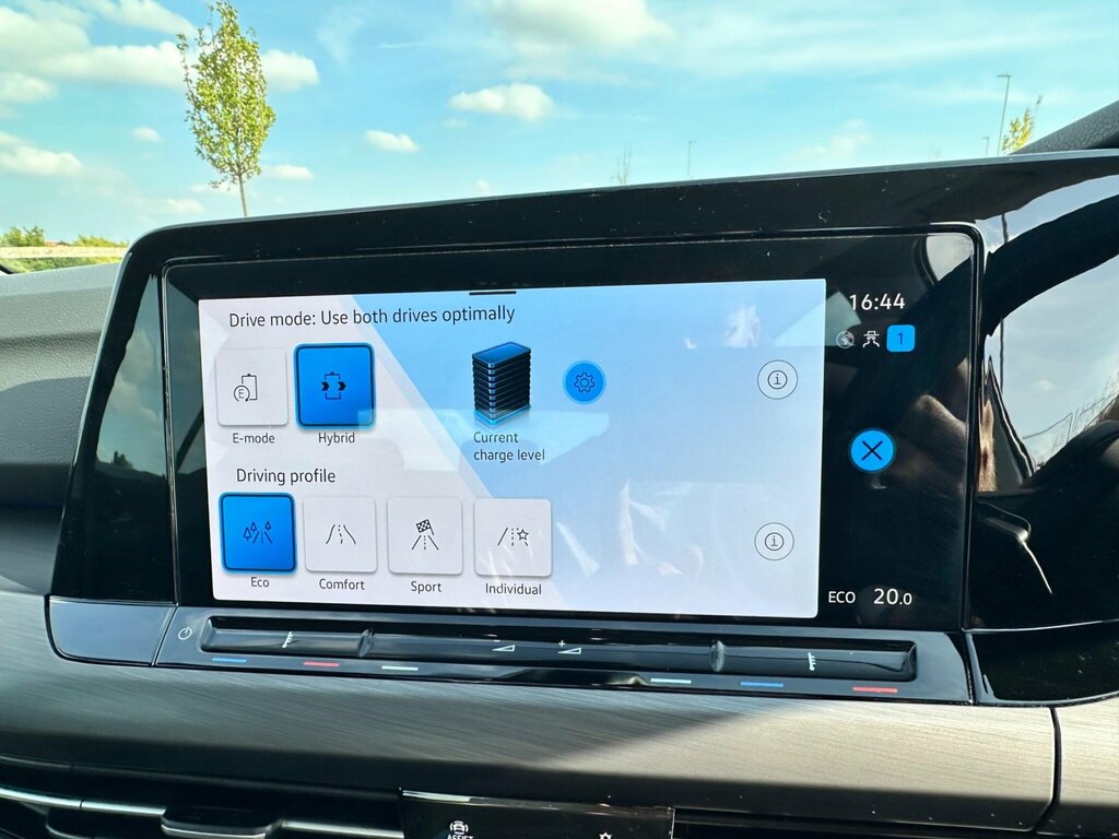 Volkswagen e-Golf Hatchback Black #13
