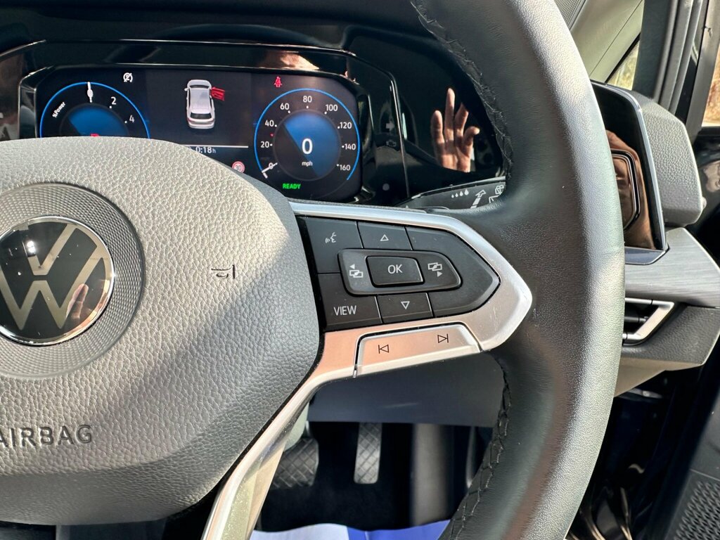 Volkswagen e-Golf Hatchback Black #59