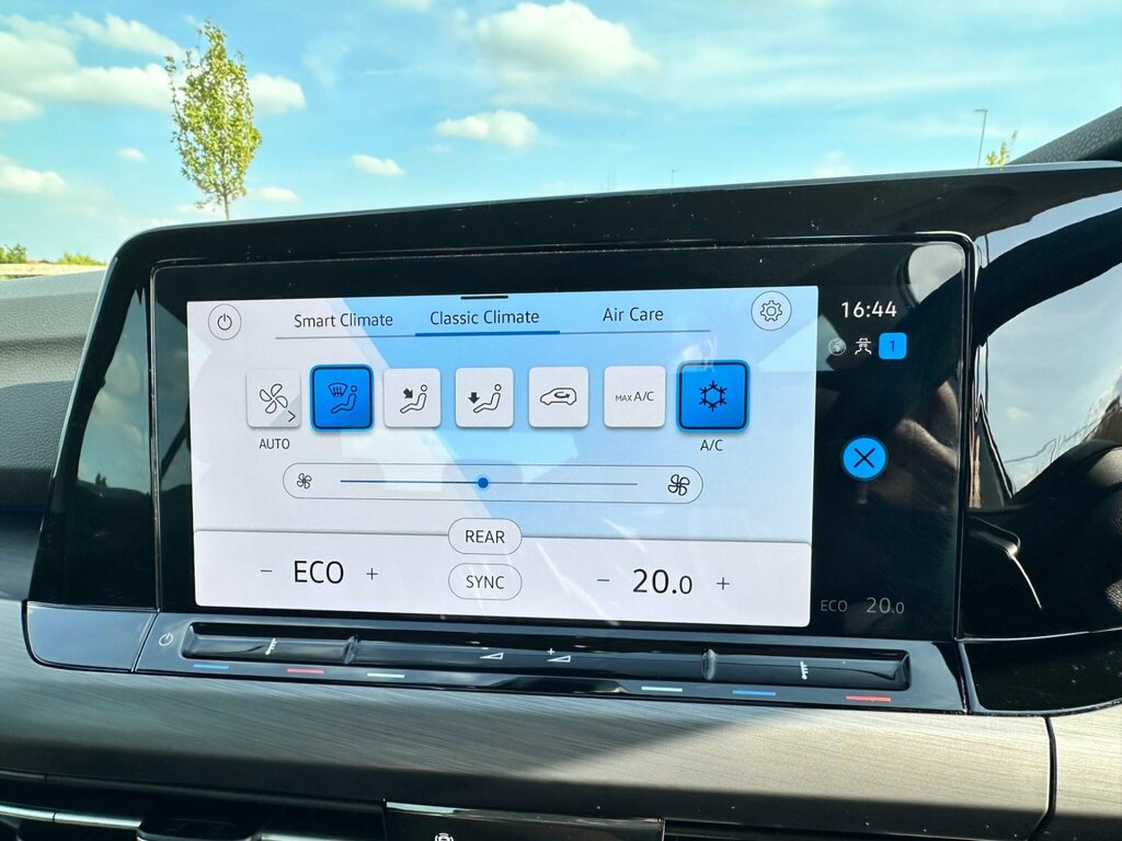 Volkswagen e-Golf Hatchback Black #67