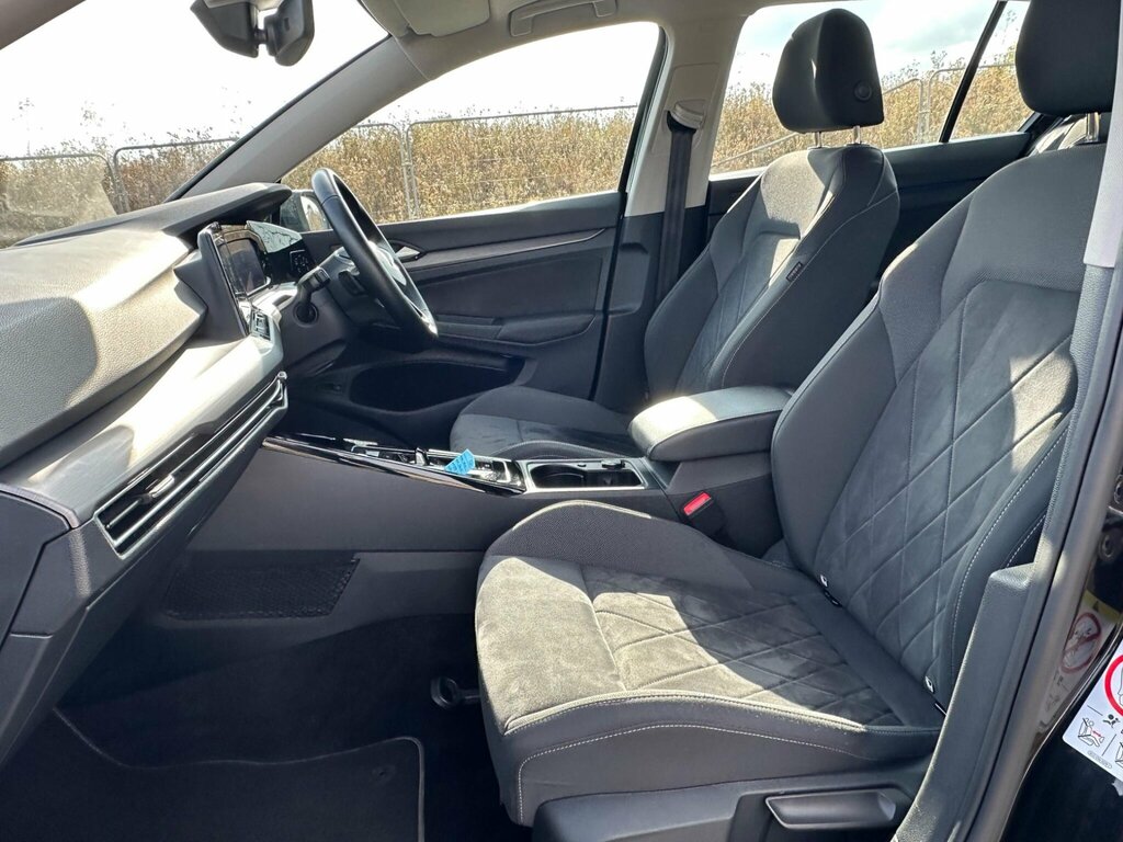 Volkswagen e-Golf Hatchback Black #51