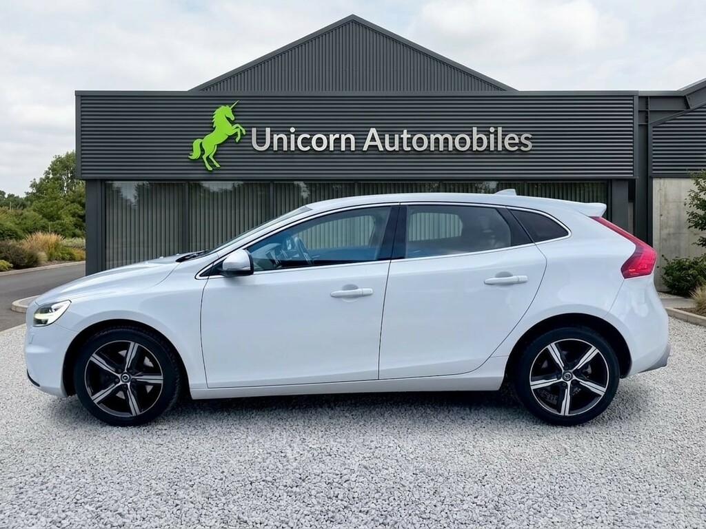 Volvo V40 2.0 R-design D4 White #6