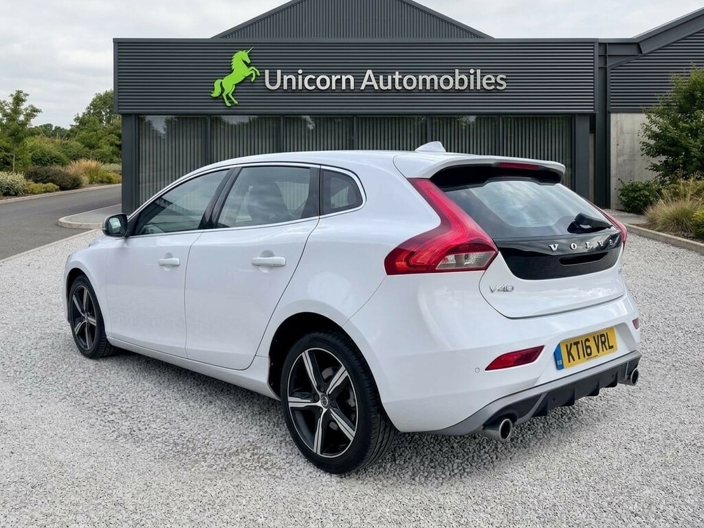 Volvo V40 2.0 R-design D4 White #5