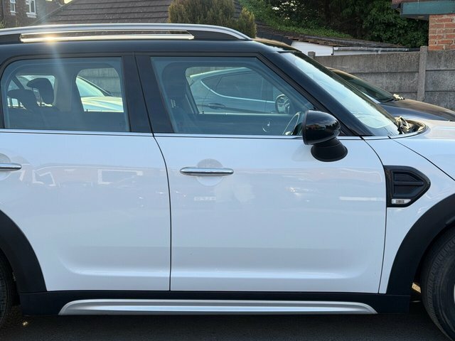 Mini Countryman 1.5 Cooper Suv Euro 6 Ss 136 PX18UMS White #3