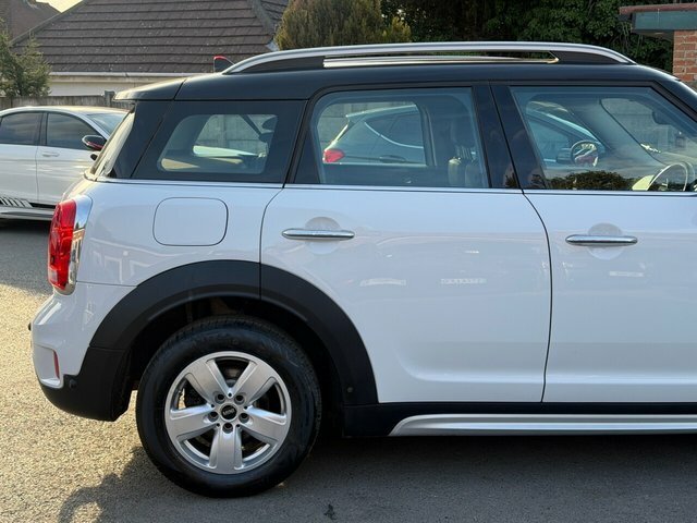 Mini Countryman 1.5 Cooper Suv Euro 6 Ss 136 PX18UMS White #4