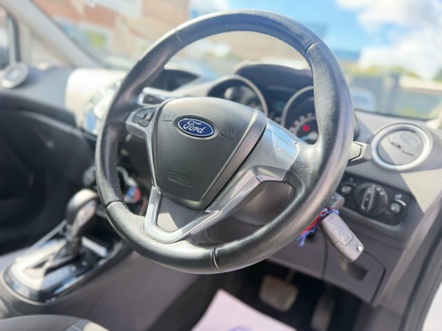 Ford Fiesta 1.0T Ecoboost Zetec Hatchback Powershif White #2