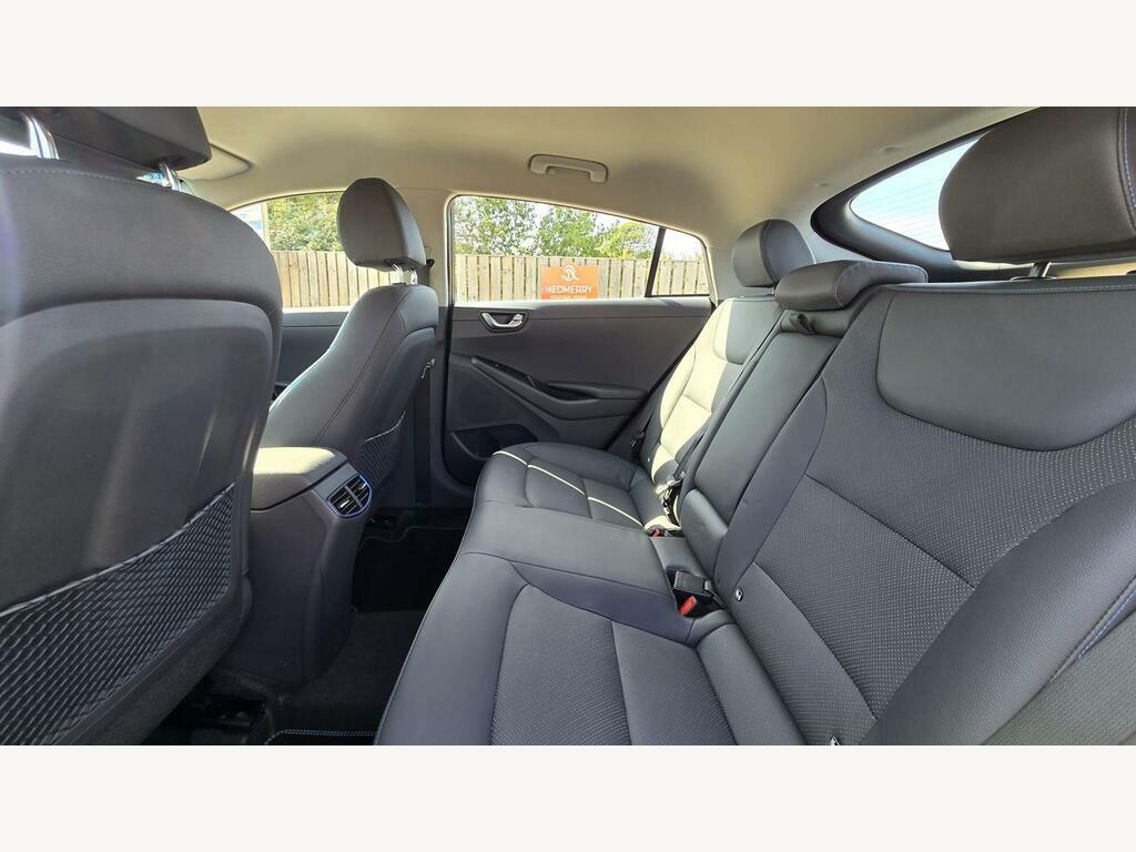 Hyundai Ioniq Hatchback #24