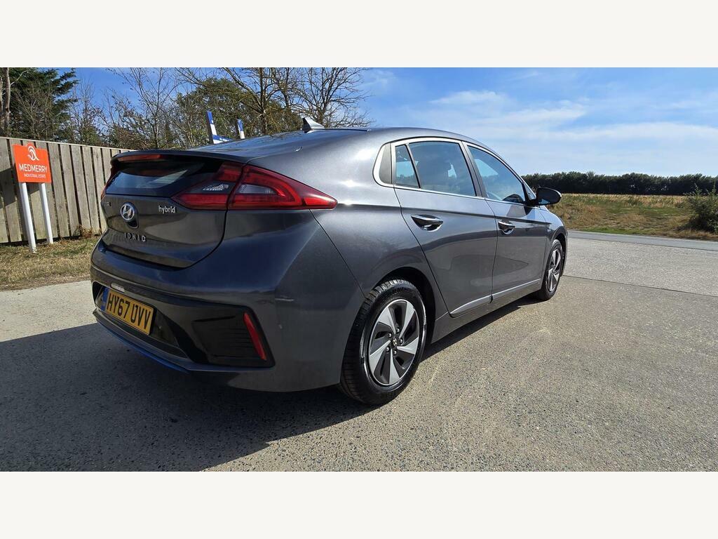 Hyundai Ioniq Hatchback #8