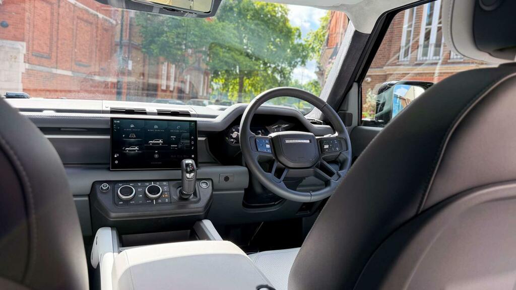 Land Rover Defender Octa Grey #34