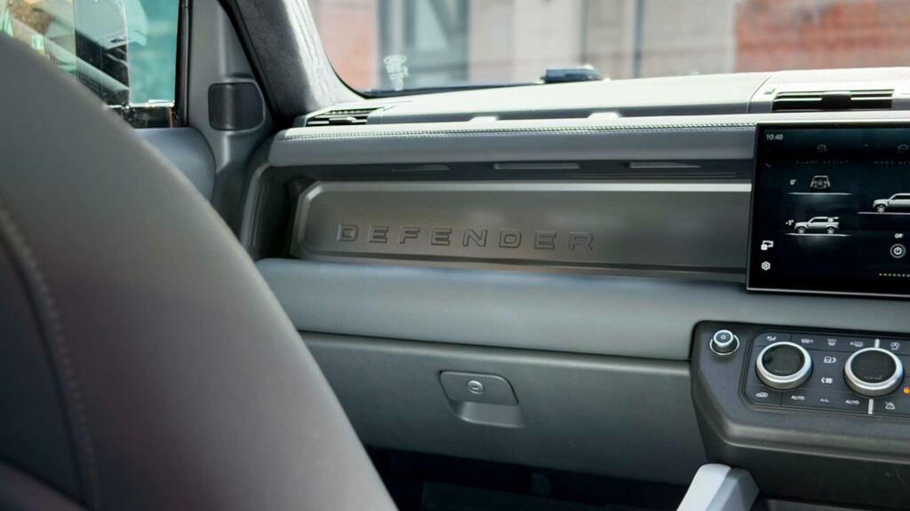 Land Rover Defender Octa Grey #38