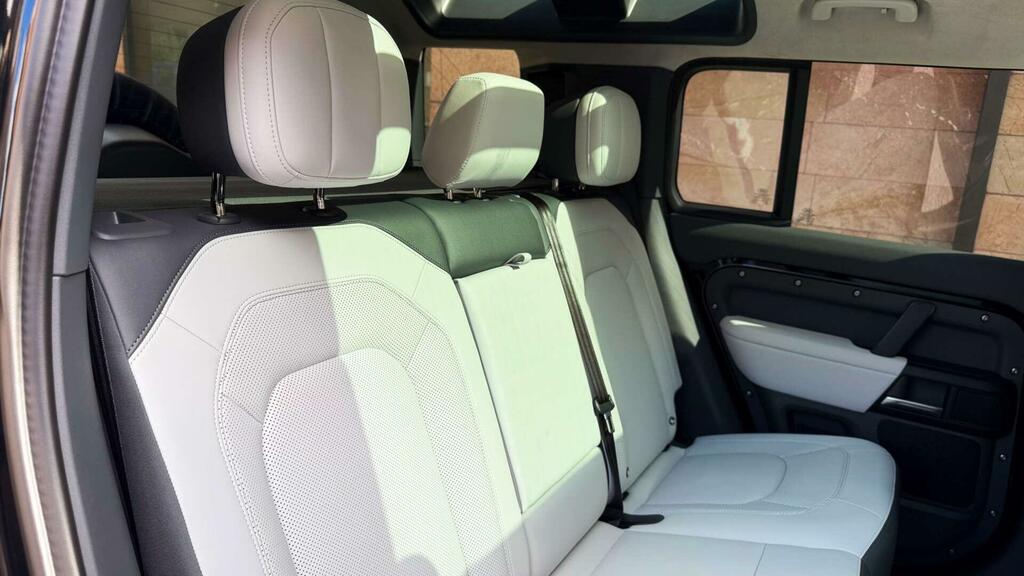 Land Rover Defender Octa Grey #31