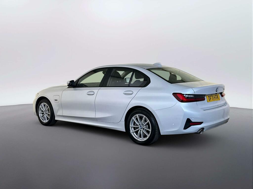 BMW 3 Series 2.0 330E 12Kwh Se Pro Saloon Plug-in Hy DF71HTK White #6