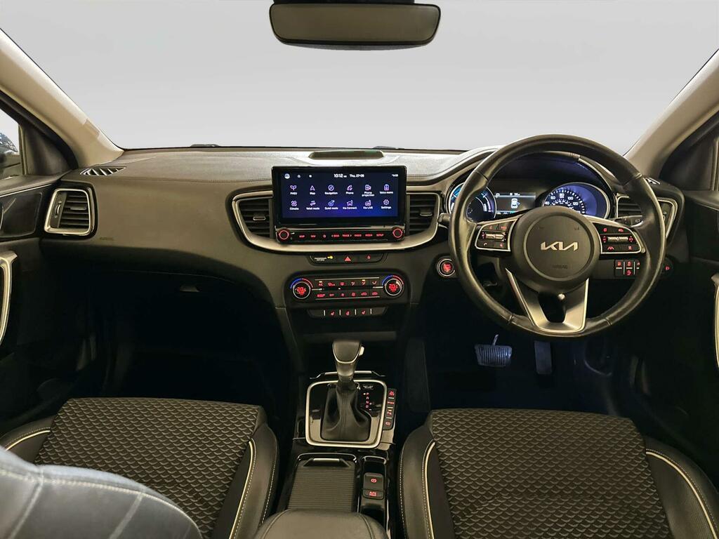 Kia Xceed 1.6 Gdi 8.9Kwh 3 Suv Plug-in Hybrid Dct Black #2