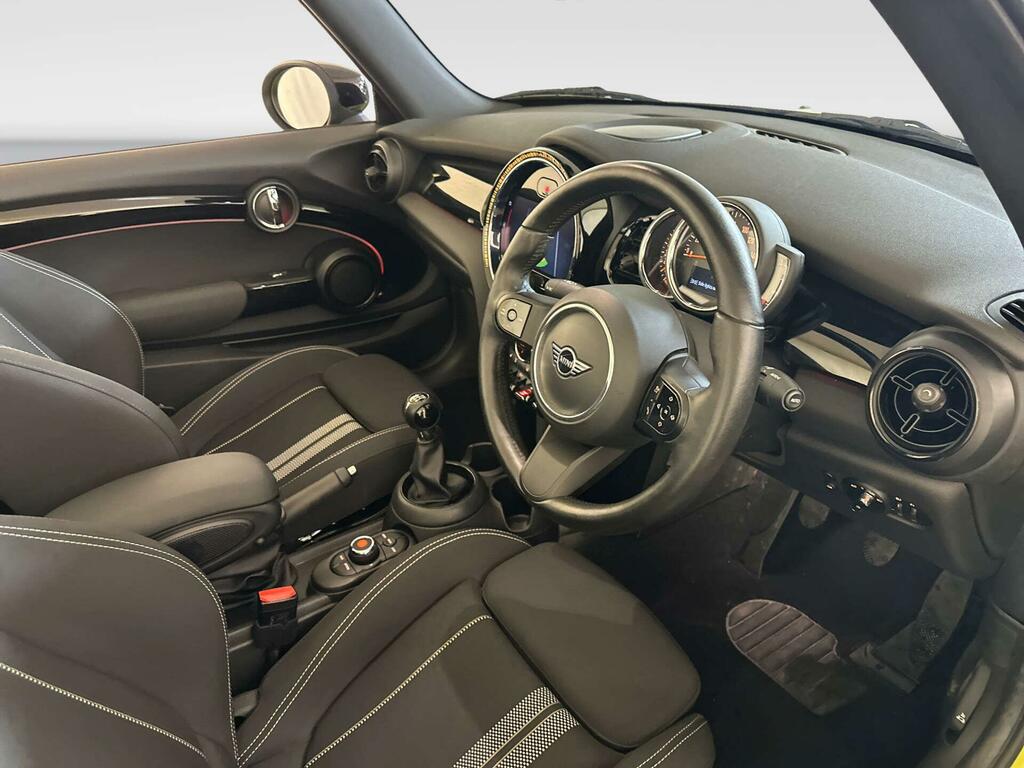 Mini Convertible 2.0 John Cooper Red #14