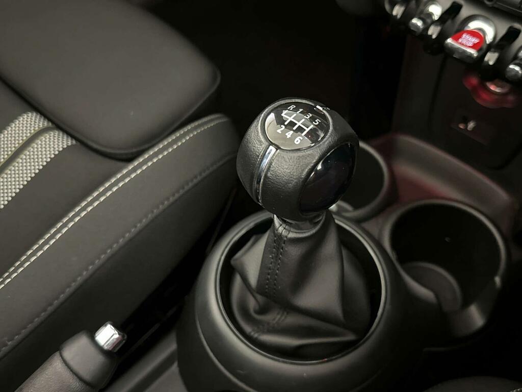 Mini Convertible 2.0 John Cooper Red #24