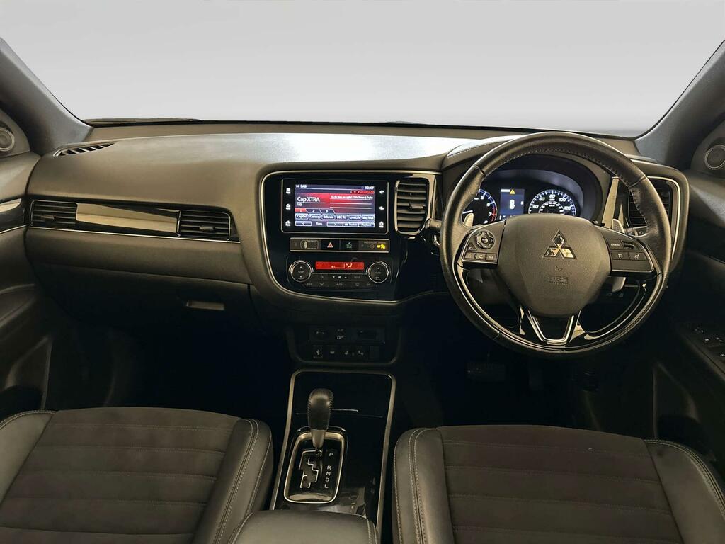 Mitsubishi Outlander 2.0 Mivec Black Suv Cvt 4Wd Euro 6 Ss White #2