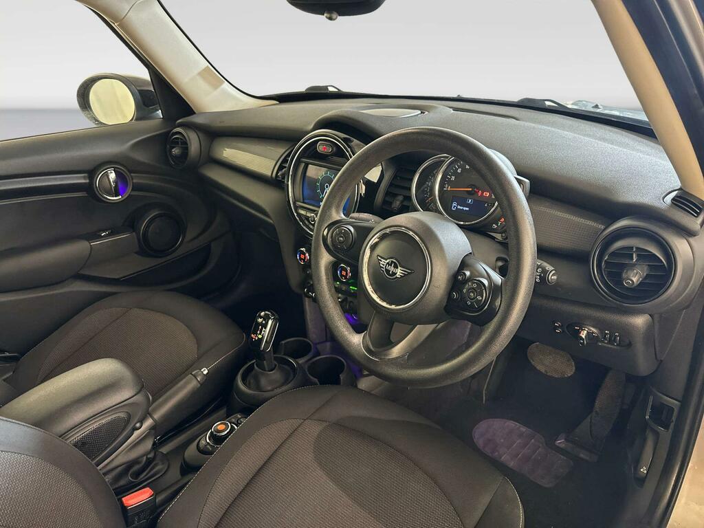 Mini Hatch 1.5 Cooper Classic Hatchback Steptronic Silver #2