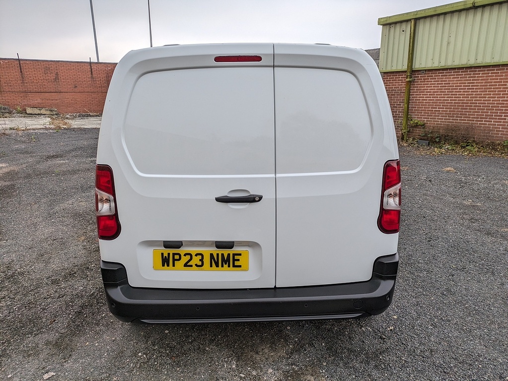 Vauxhall Combo Turbo D 2300 Prime White #6